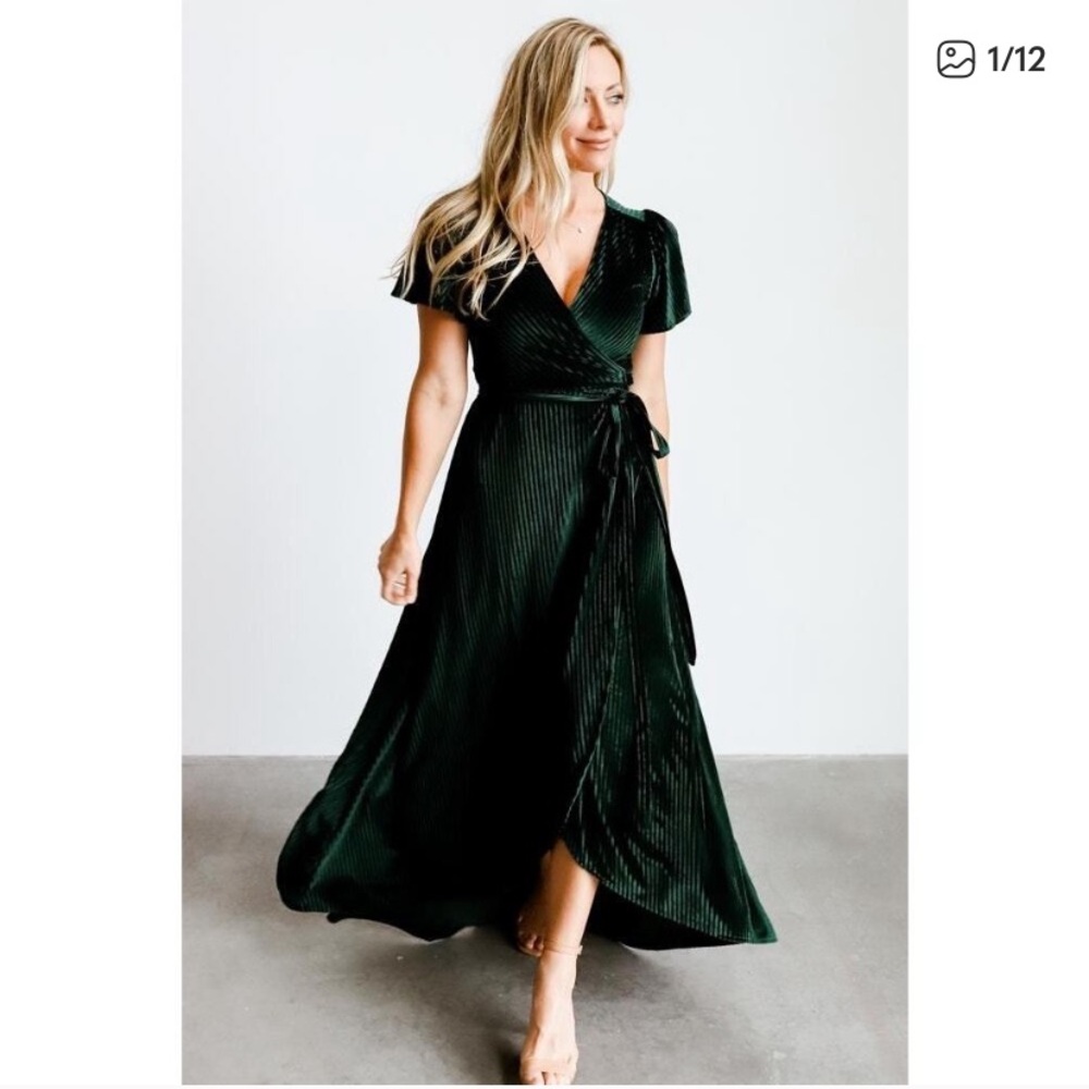 NWT Baltic Born Andi Ribbed Emerald Green Midi Wrap
Dress